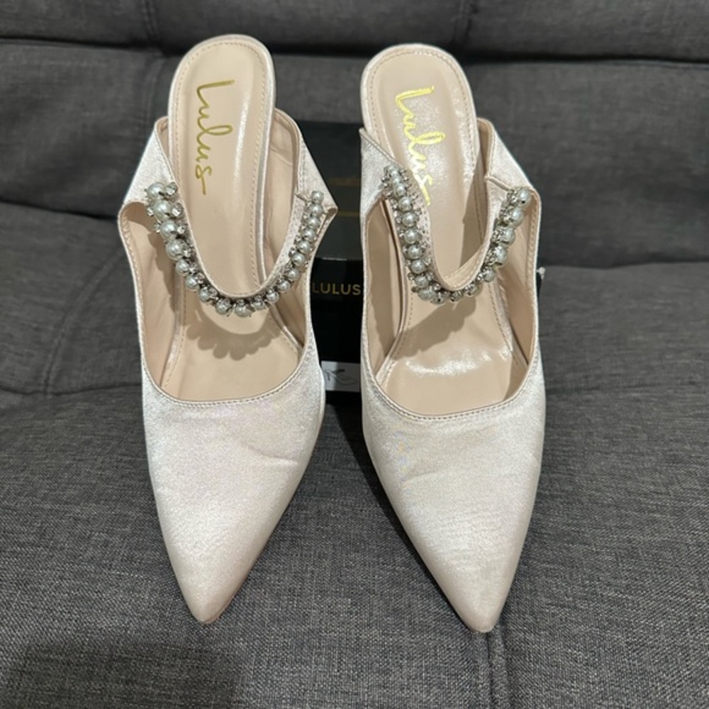 Lulus Sephora’s ivory heels